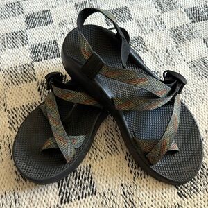 Men’s size 11 Chacos